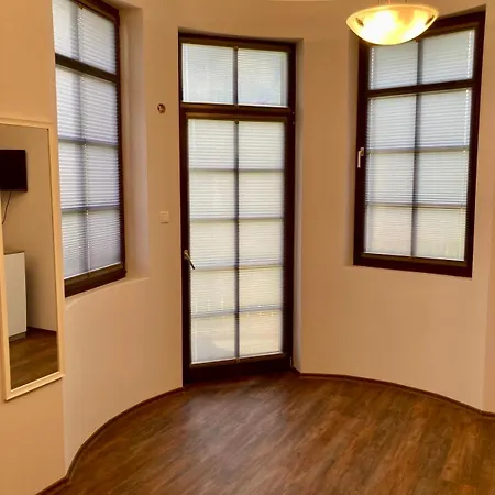 Balkan Aparts היסריה