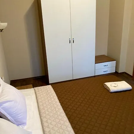 Balkan Aparts בית הארחה 3*