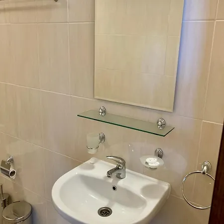 בית הארחה Balkan Aparts היסריה