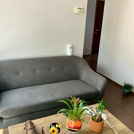 Balkan Aparts היסריה