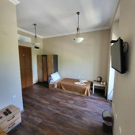 בית הארחה Balkan Aparts 3*